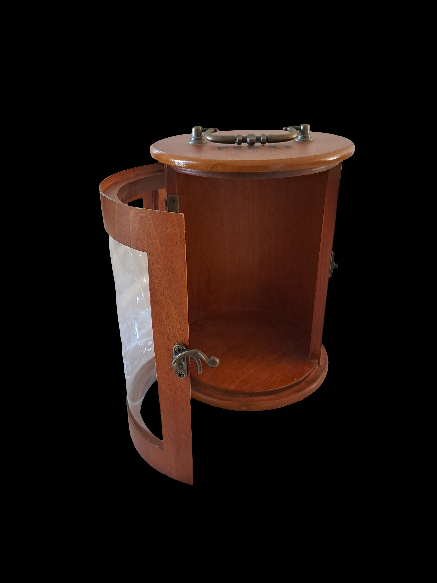 Wooden Cabinet/Displayskab i Træ