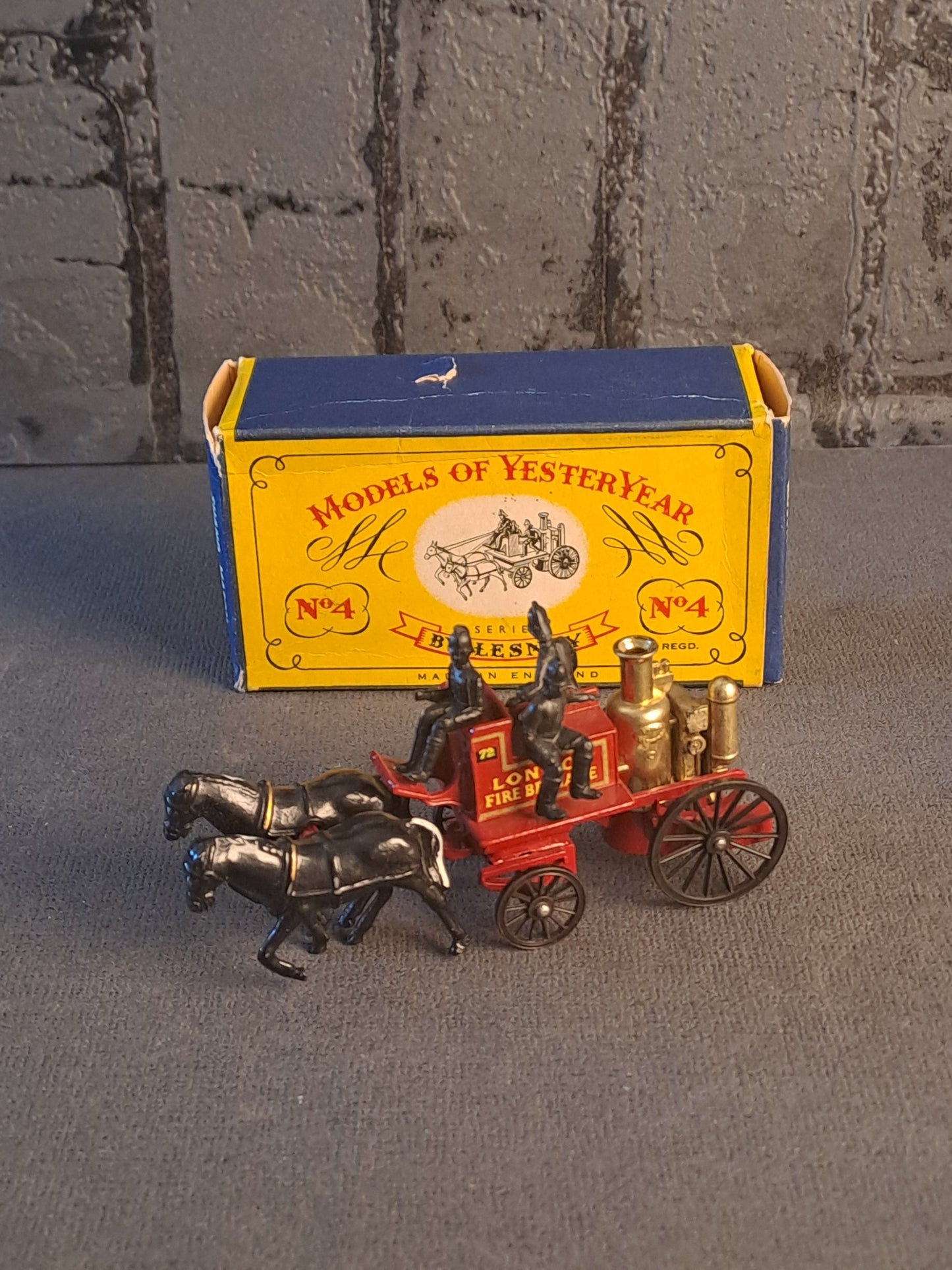 Lesney Models of Yesteryear Shand Mason Horse Drawn Fire Engine