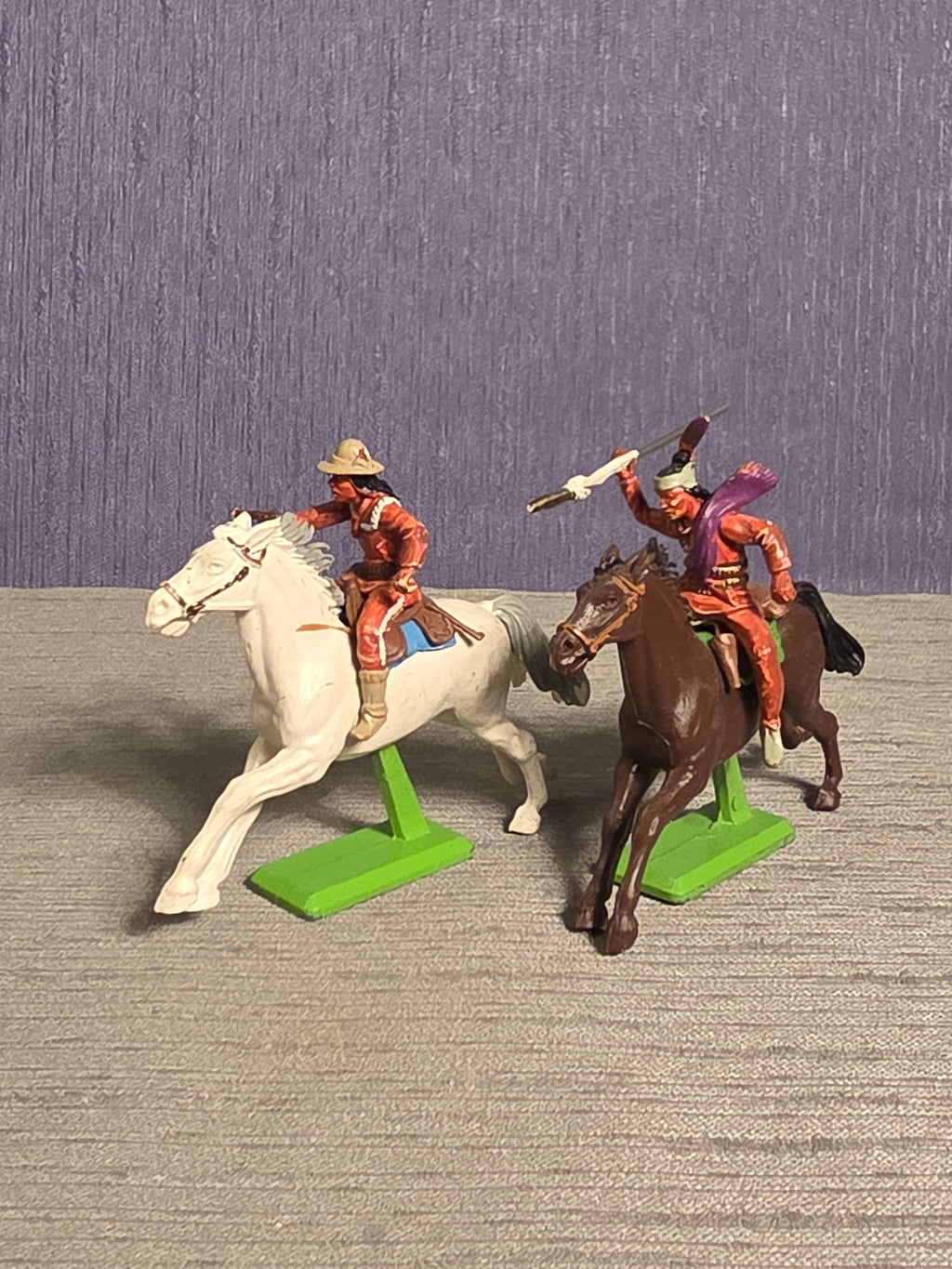 Britains Deetail Indianere på Hest  / Indians on Horse