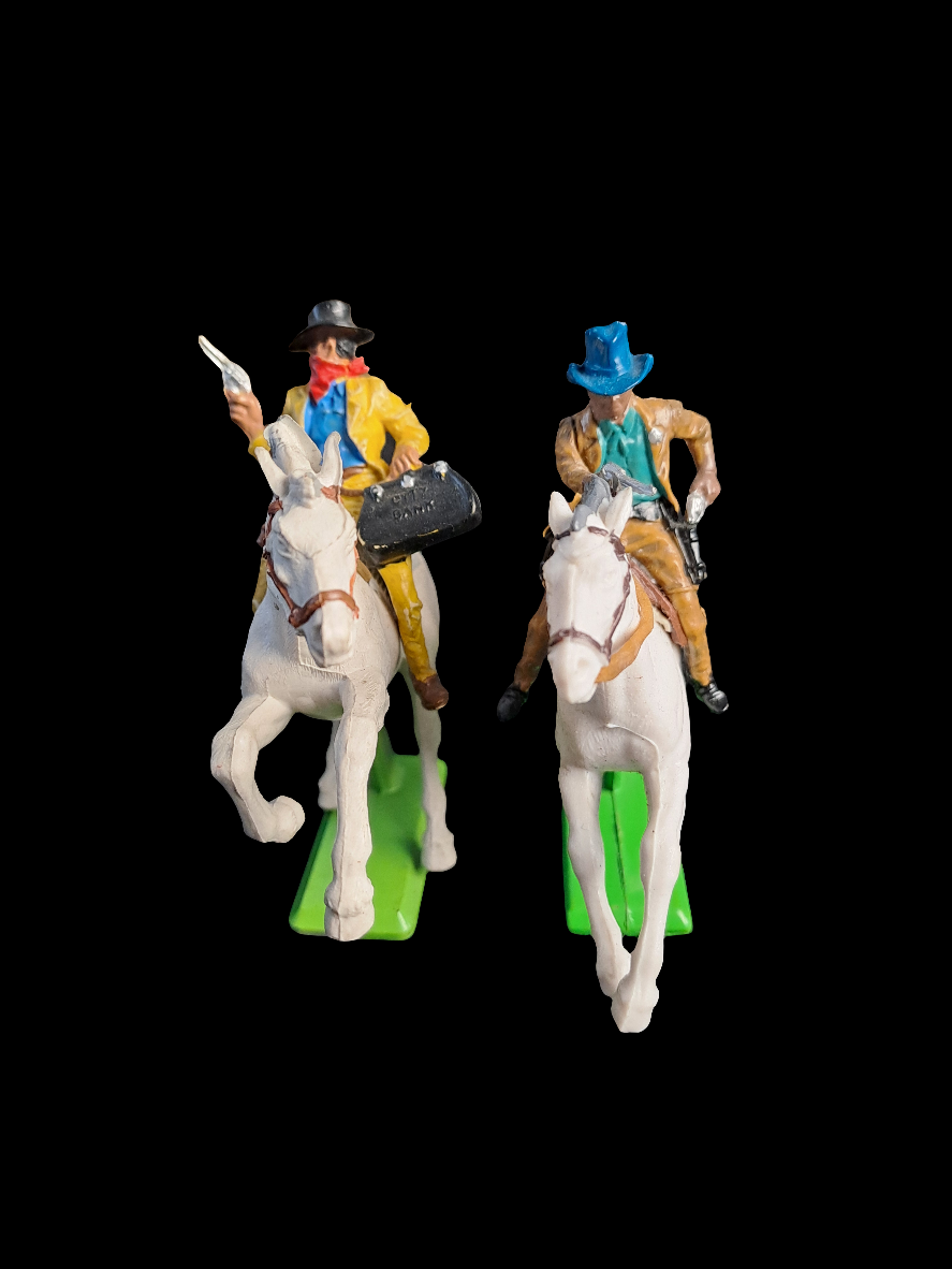 Britains Deetail. Cowboys on Horse x2