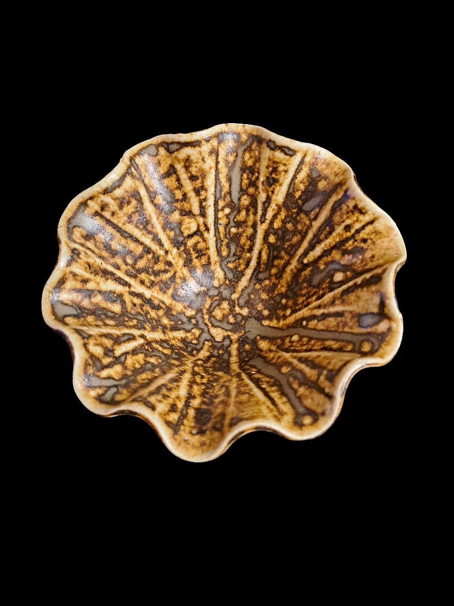 Arne Bang, Curved bowl w/frilled edge