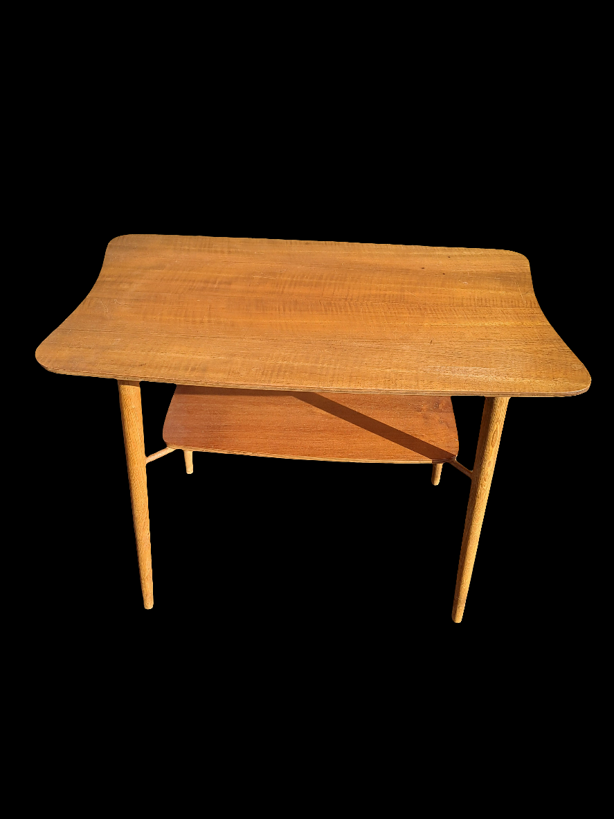 Scandinavian Vintage Teak Table/Skandinavisk Vintage bord i teak