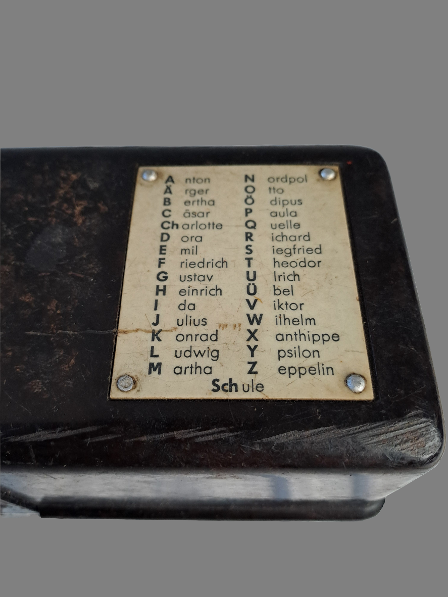 WW2 German Field Telephone FF33 / WW2 Tysk Felt Telefon FF33