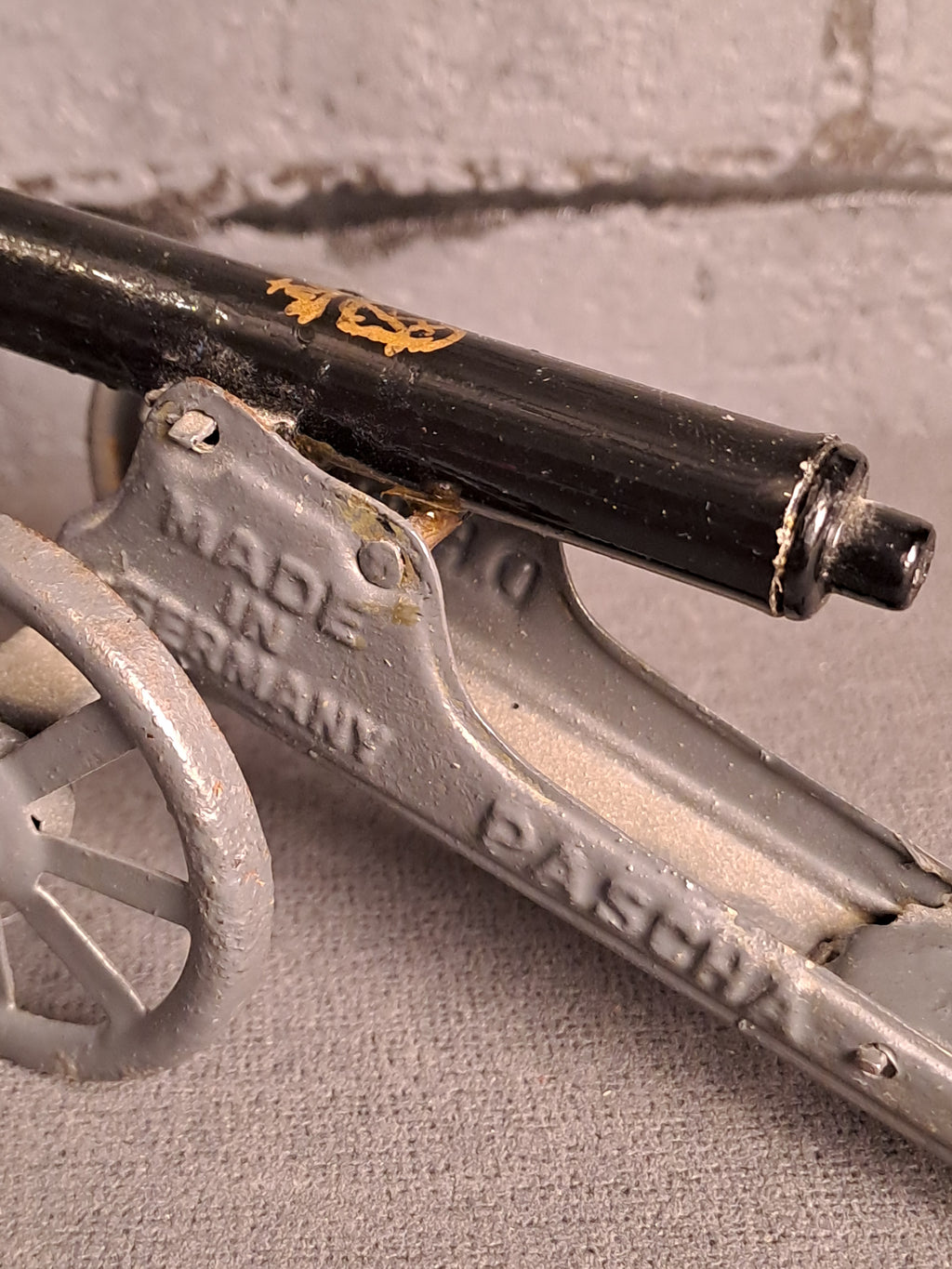 Tin Toy Pascha Canon 1930's