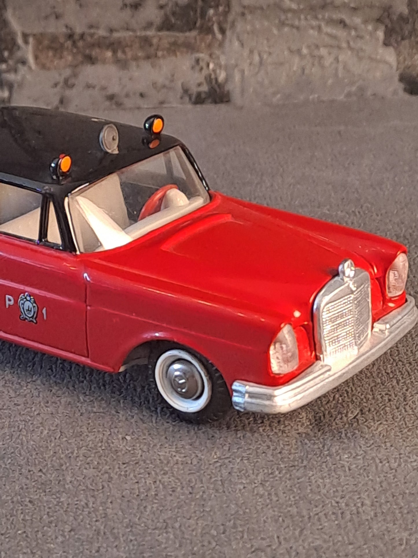 Tekno Denmark Mercedes Benz 220se Fire Chief