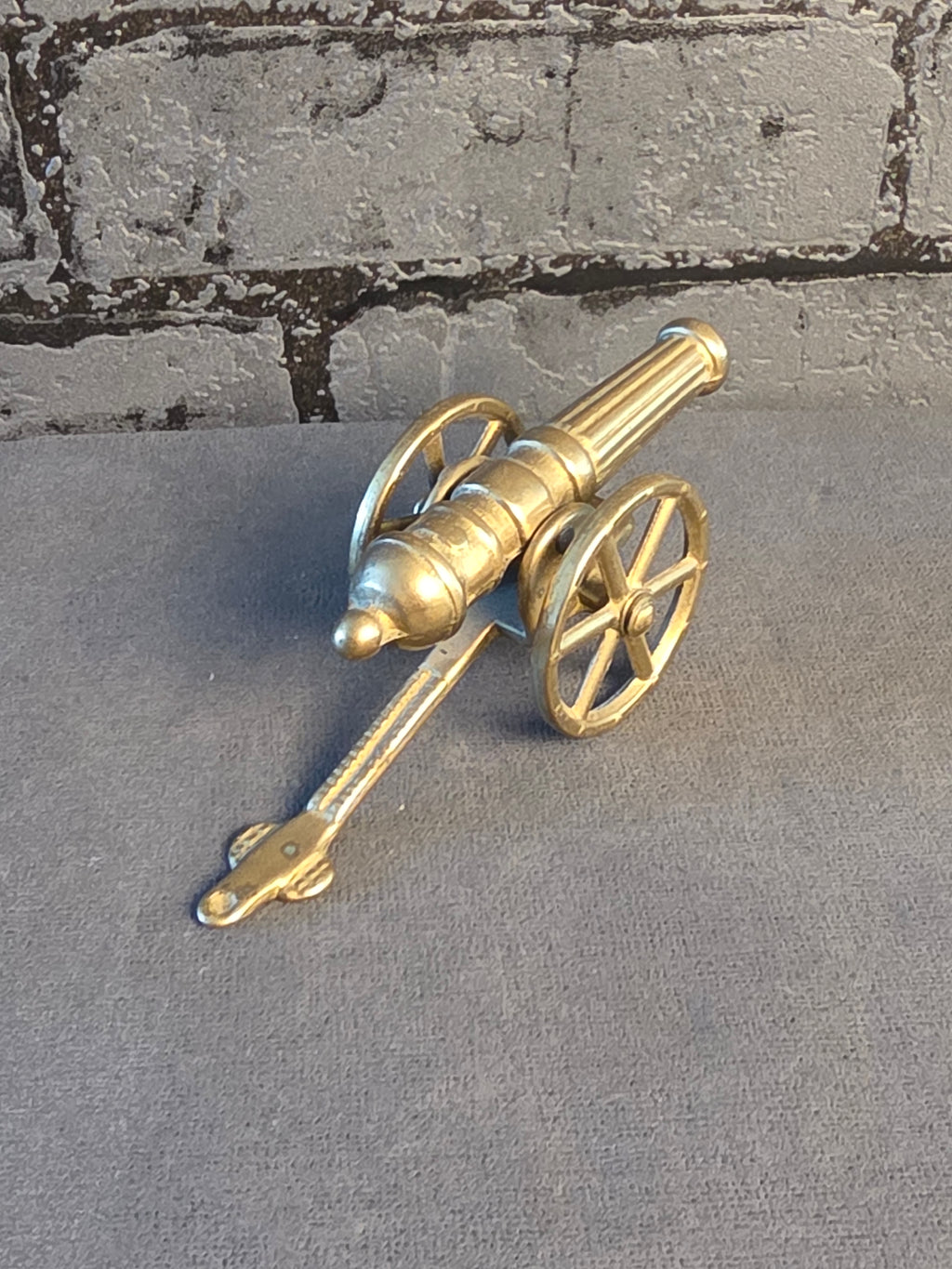 Antik Kanon i Messing. 12 cm.