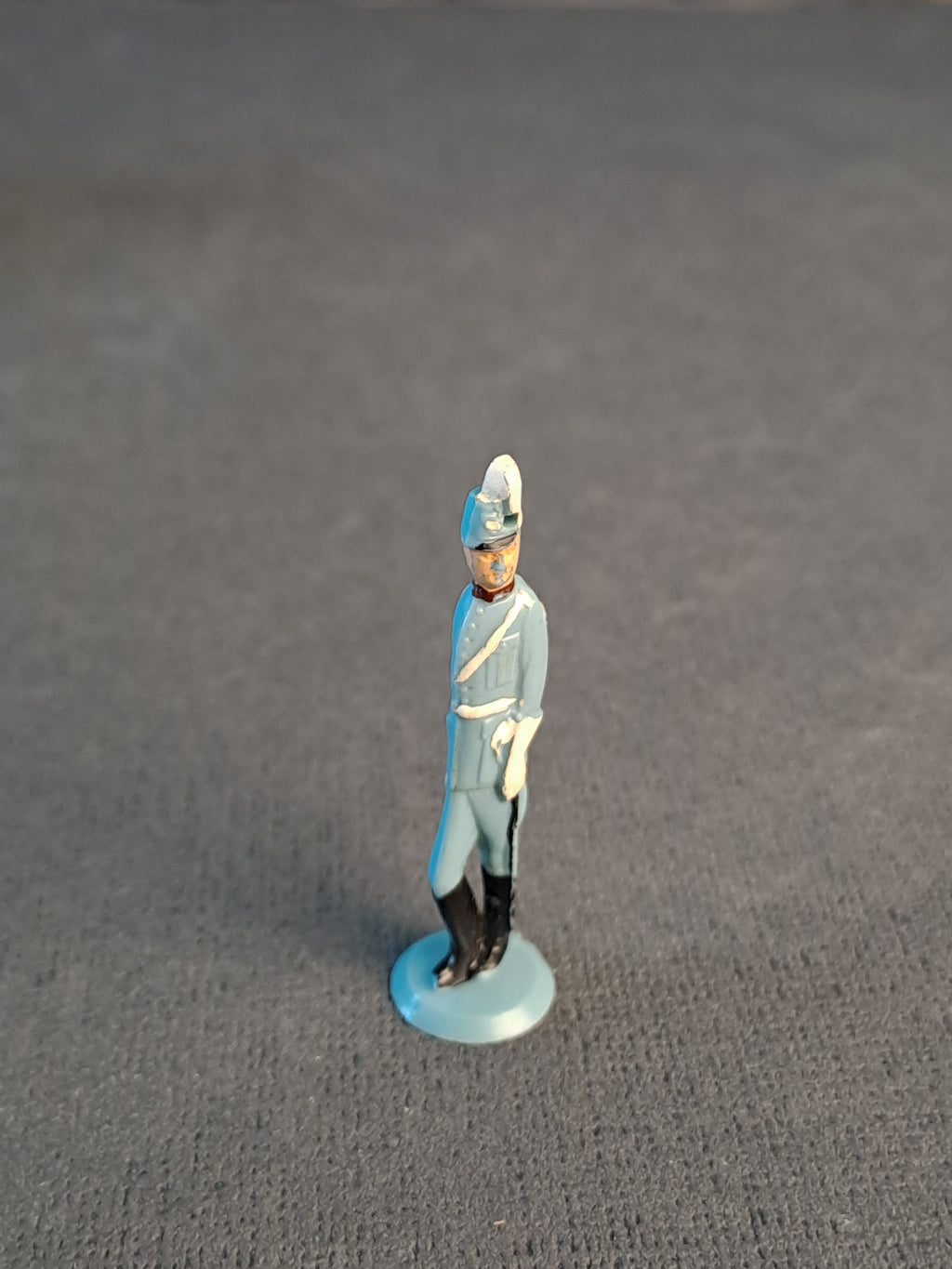 WHW German Police Officer Donation Figure
