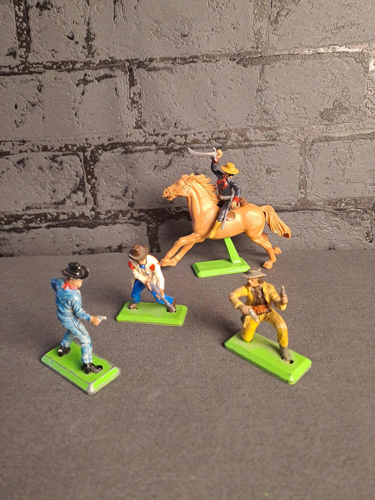 Britains Deetail Cowboys x4