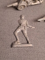 WHW x3 Anti-Tank Cannon, Machine Gunner and Soldier