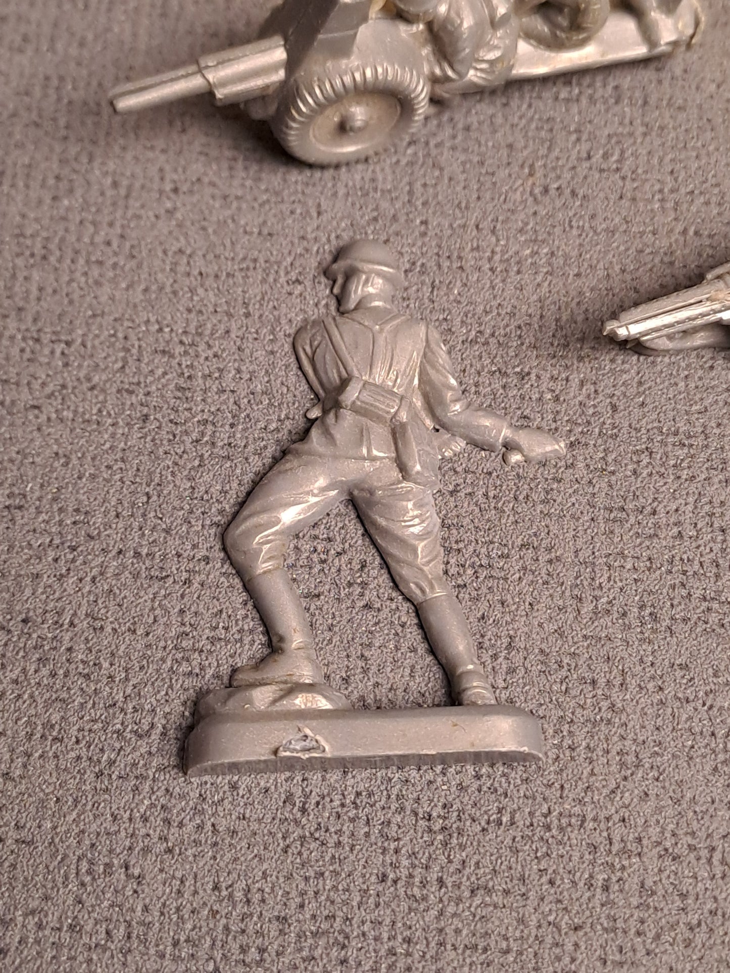 WHW x3 Anti Tank Cannon, MG Gunner and Soldier / WHW x3 Anti Tank Kanon, Maskingevær og Soldat