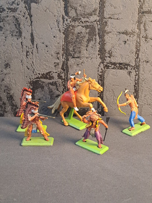 Britains Deetail Indians x5