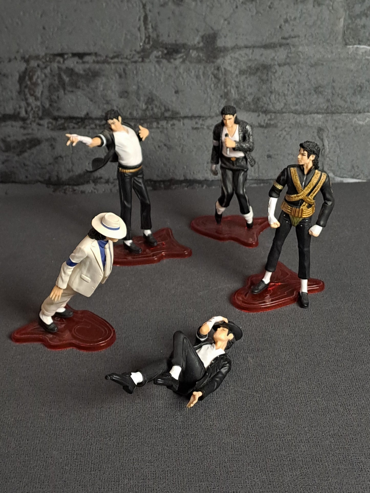 Michael Jackson Collecting Figures 2010