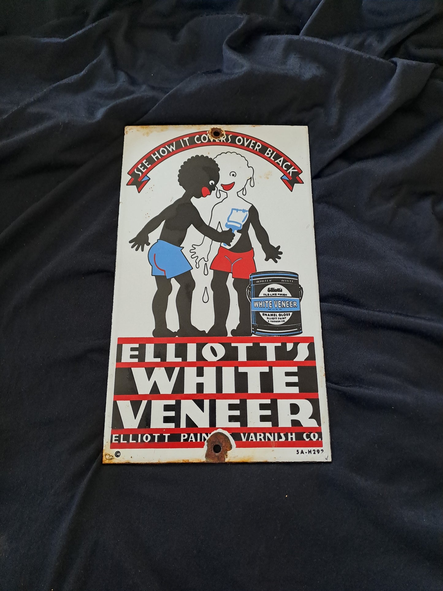 Elliot's White Veneer Enamel Sign / Elliot's White Veneer Emaljeskilt