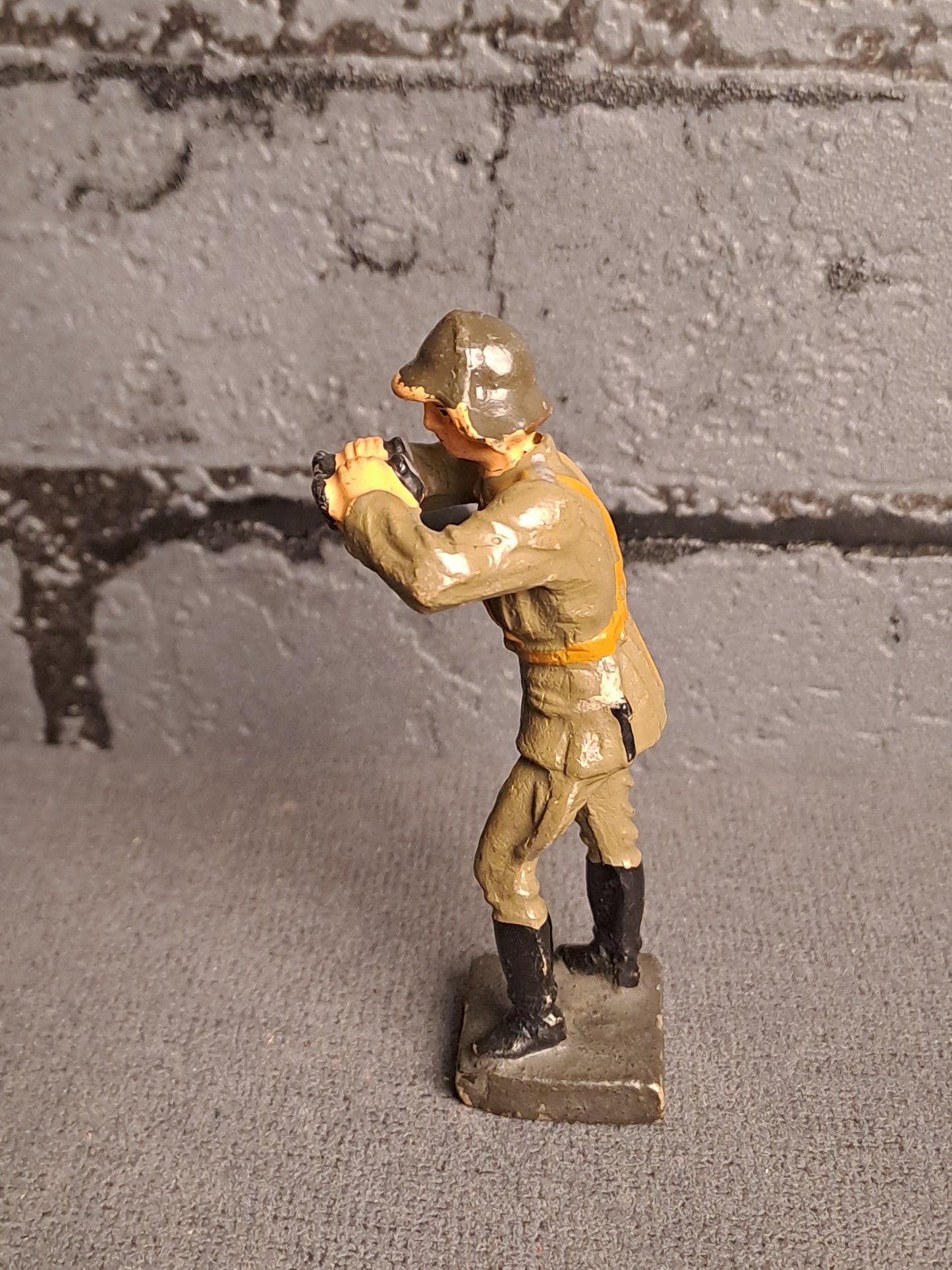 Lineol Rare Danish Officer with Binoculars / Lineol Sjælden Dansk Officer med Kikkert