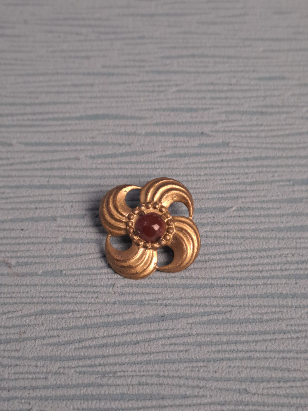 WW2 WHW Sunwheel Flower Rare / WW2 WHW Swastika Flower Rare