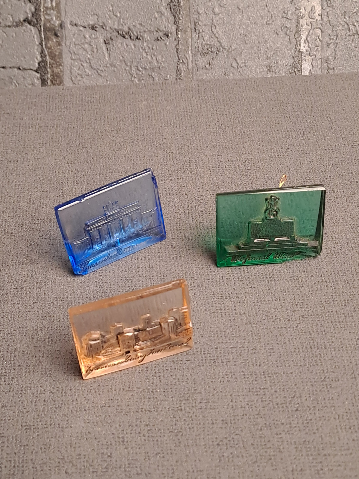 WHW Glass Ornaments x3 / WHW Glas Ornamenter x3