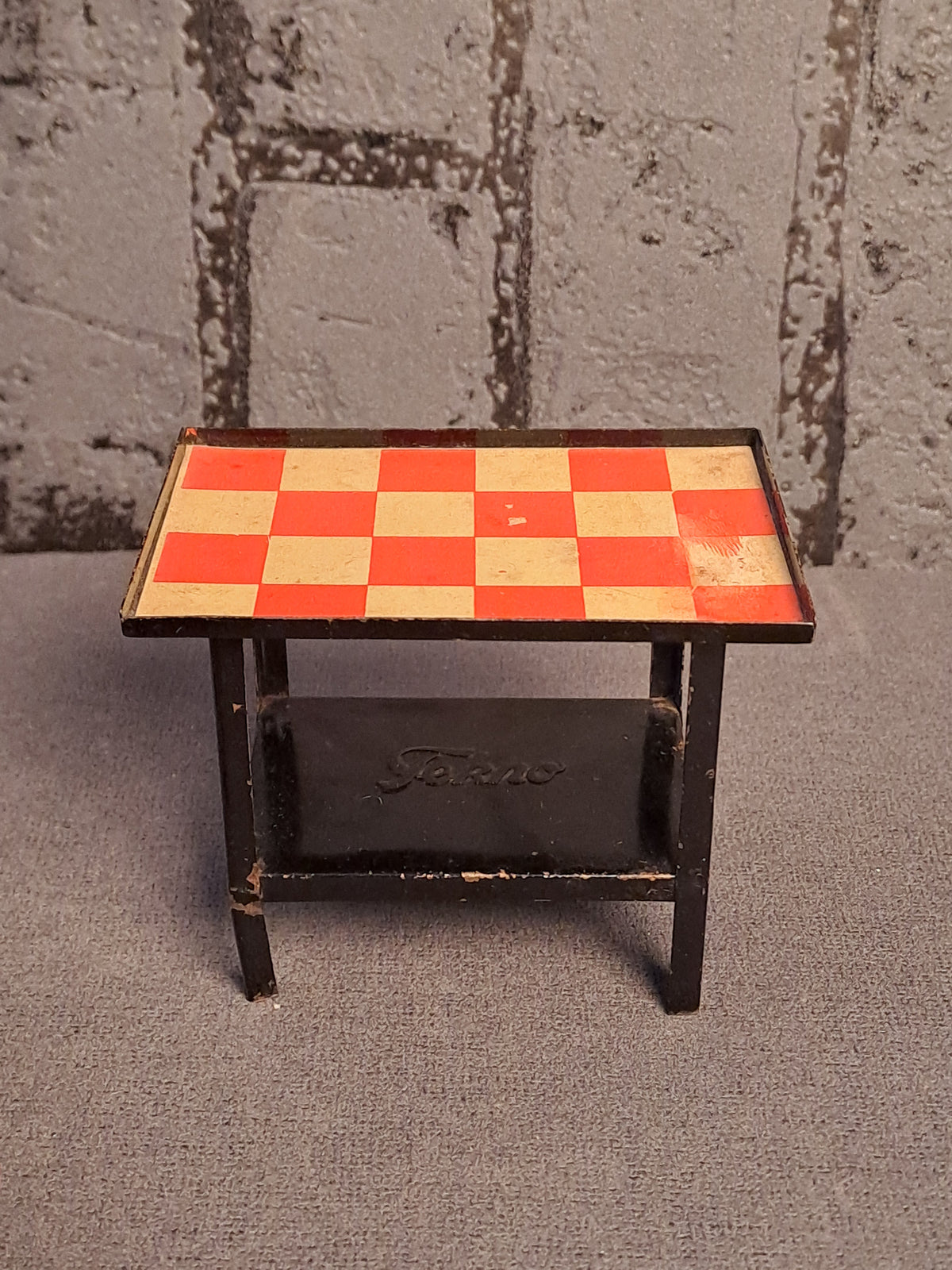Tekno Denmark Miniature Gas Stove and Kitchen Utensils