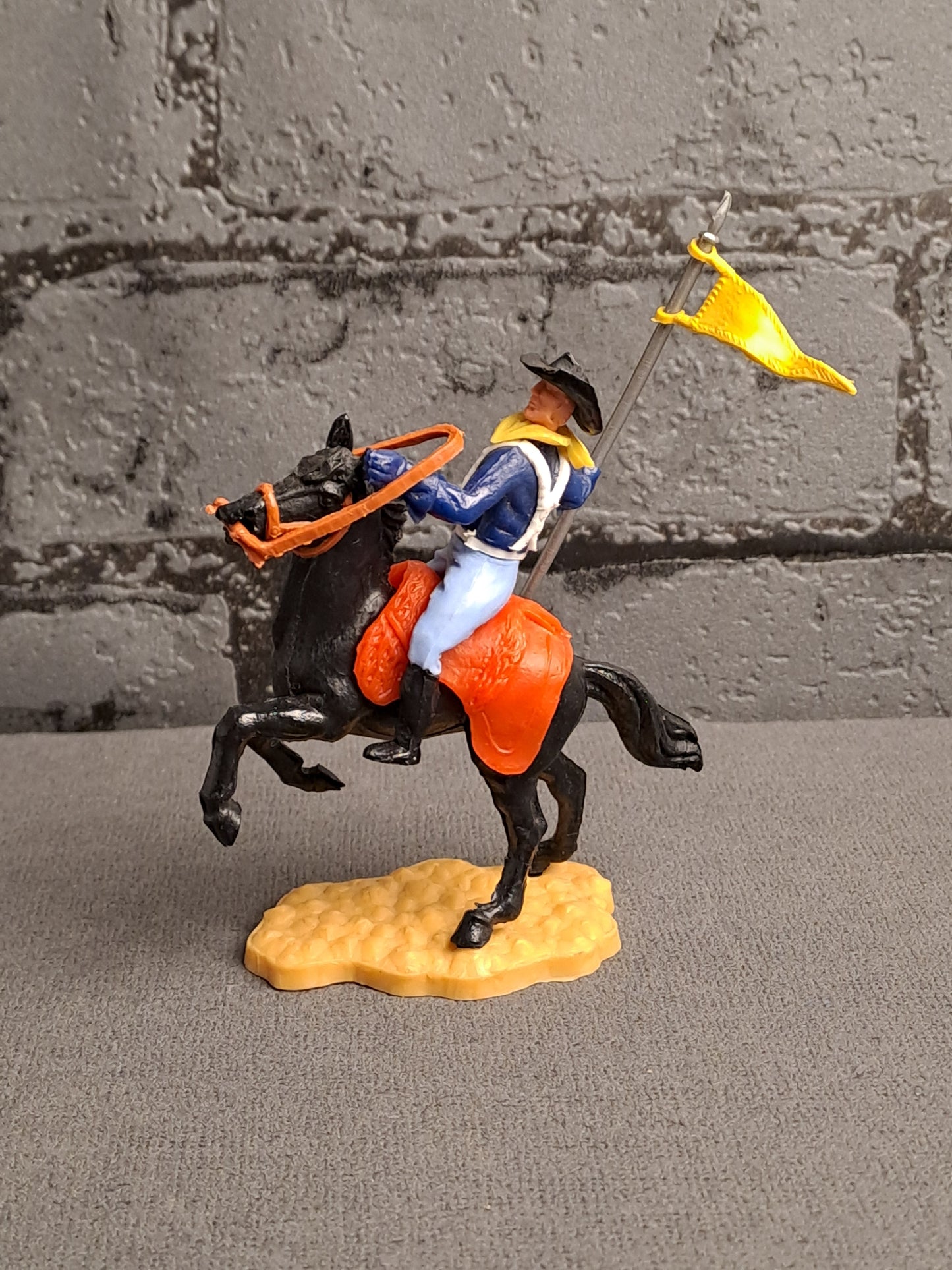 Timpo Toys U.S. Cavelery Federate Standard Bearer on Horse / Timpo Toys U.S. Kavaleri Føderal Fanebærer på Hest