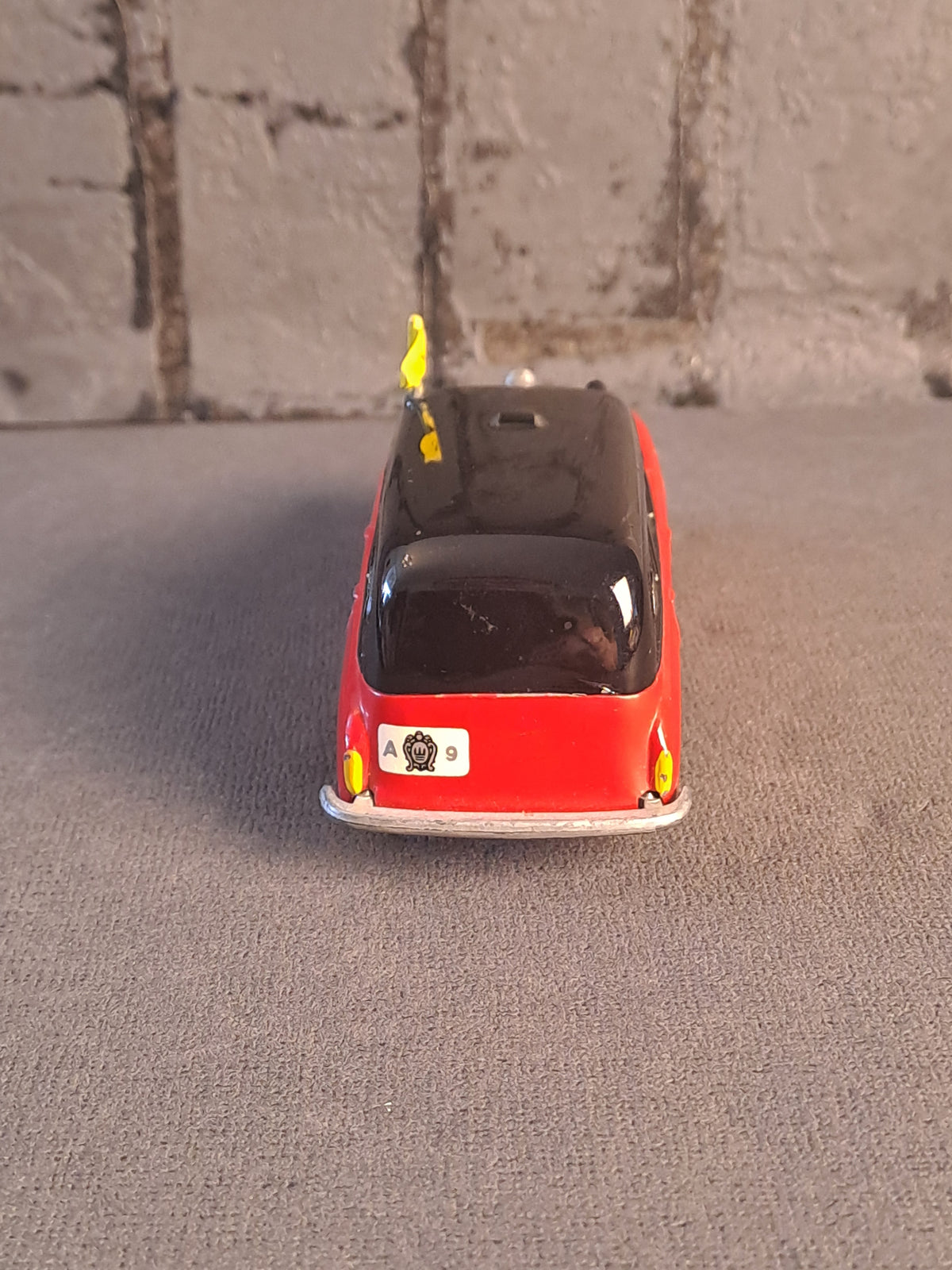 Tekno Denmark Mercedes-Benz 220S Ambulance