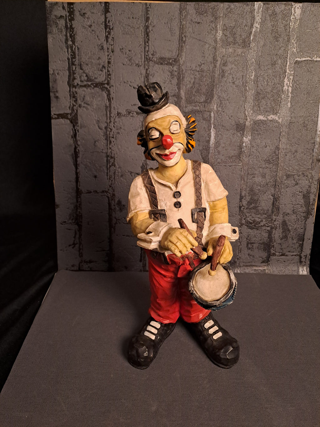Vintage Gilde Clown with Drum