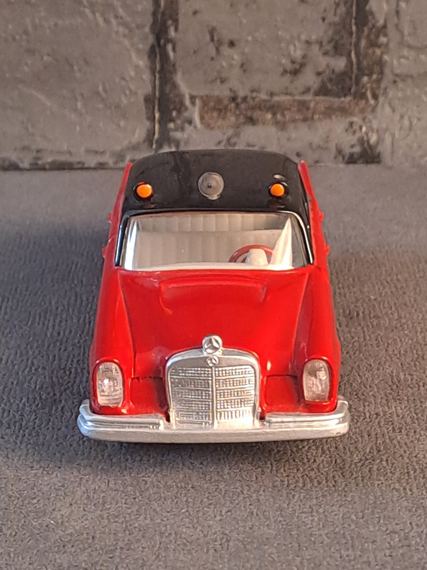 Tekno Denmark Mercedes Benz 220se Fire Chief