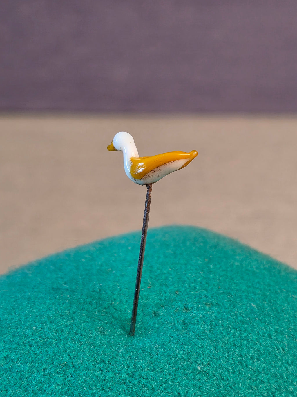 Sewing needle bird