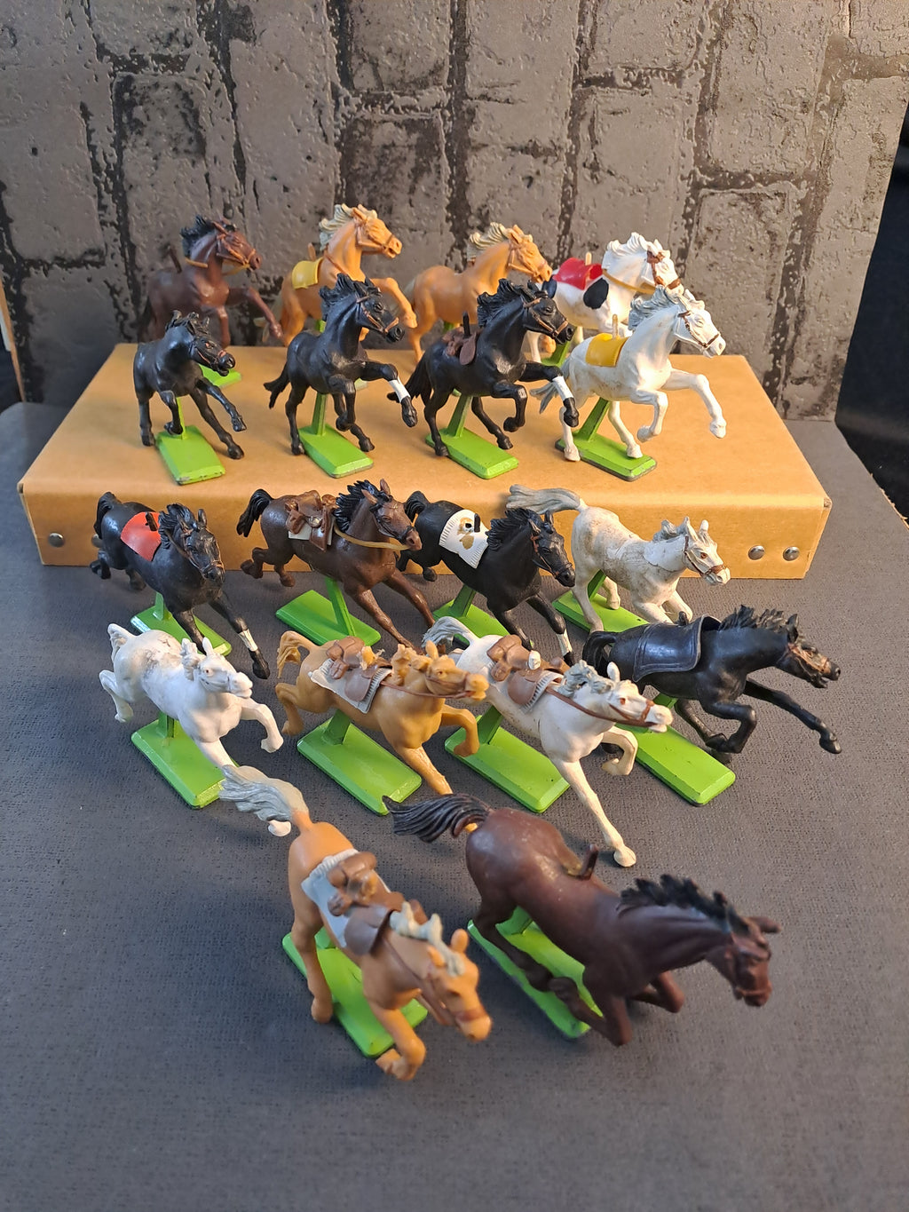 Britains Deetail Wild West Horses x18 / Britains Deetail Vilde Vesten Heste x18