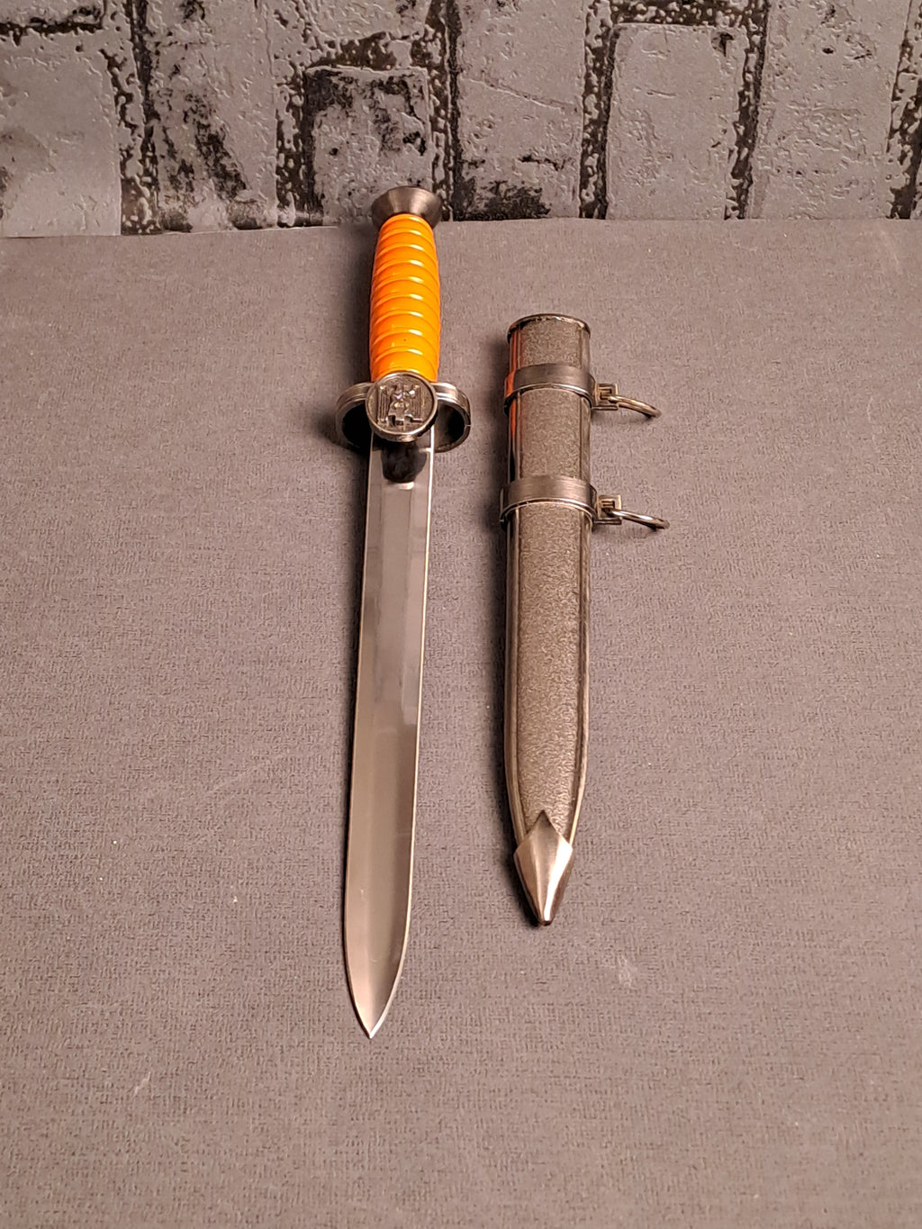 WW2 DRK Deutsche Rotes Kreuz Dagger