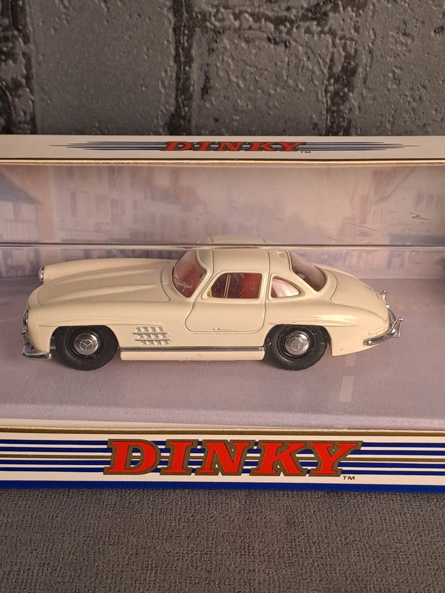 The Dinky Collection 1955 Mercedes Gullwing