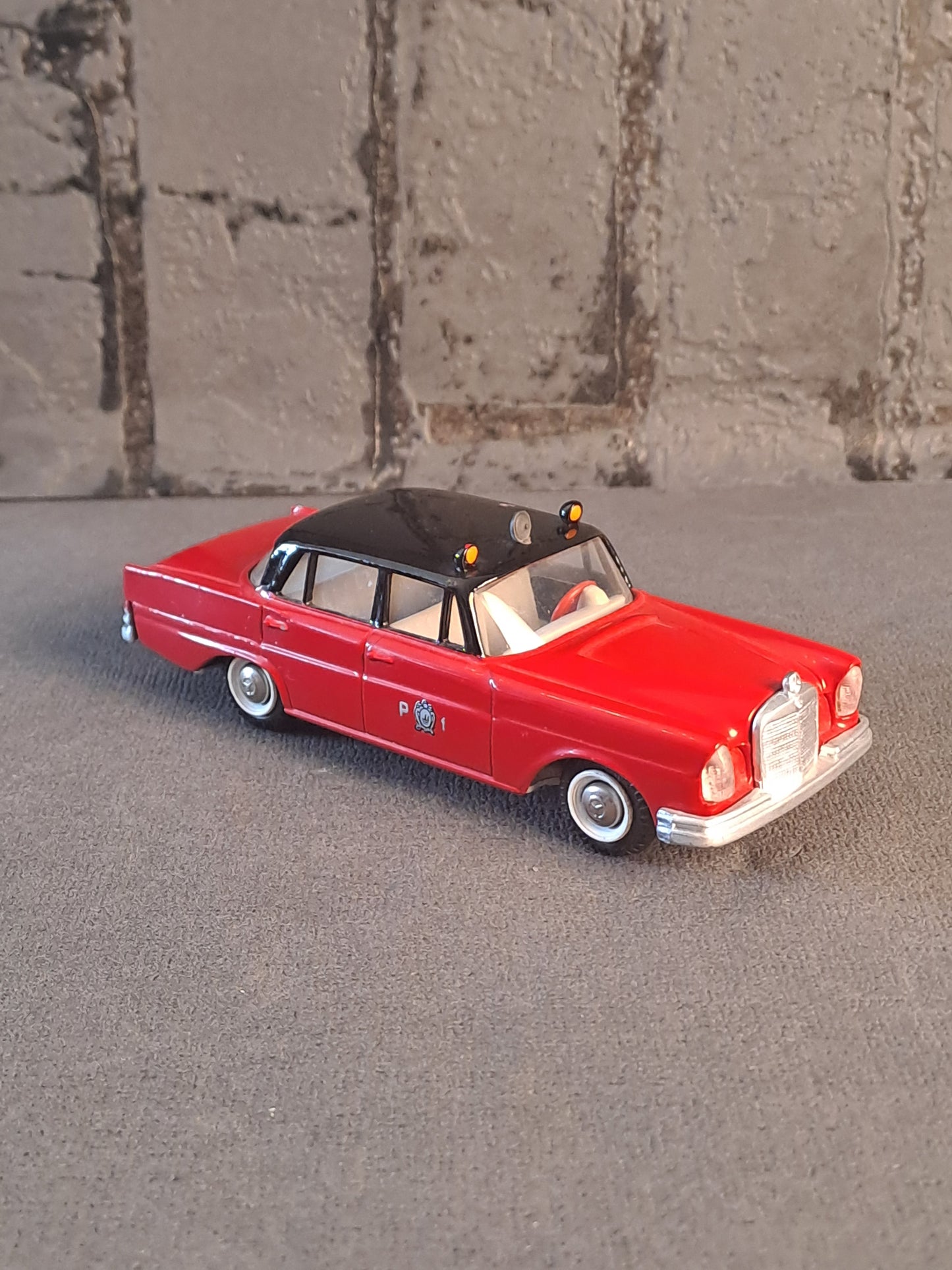Tekno Denmark Mercedes Benz 220se Fire Chief