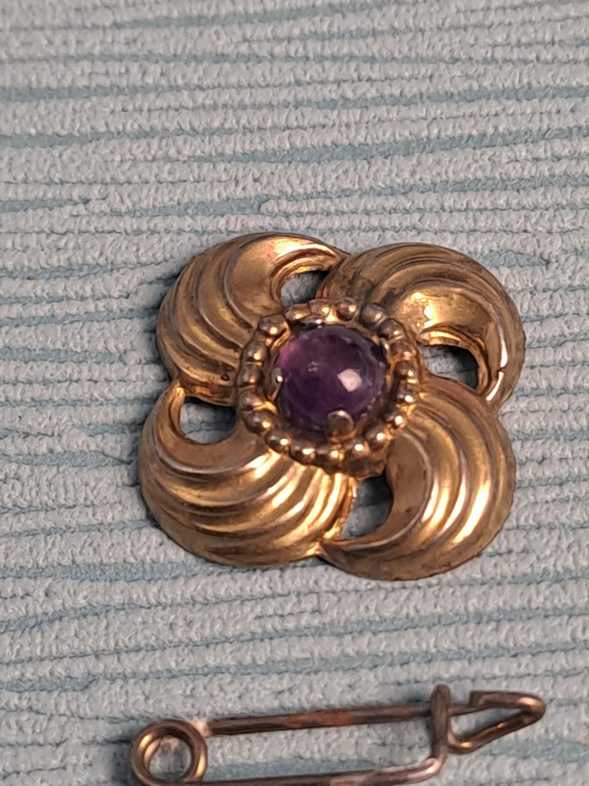 WW2 WHW Sunwheel Flower Rare / WW2 WHW Swastika Flower Rare