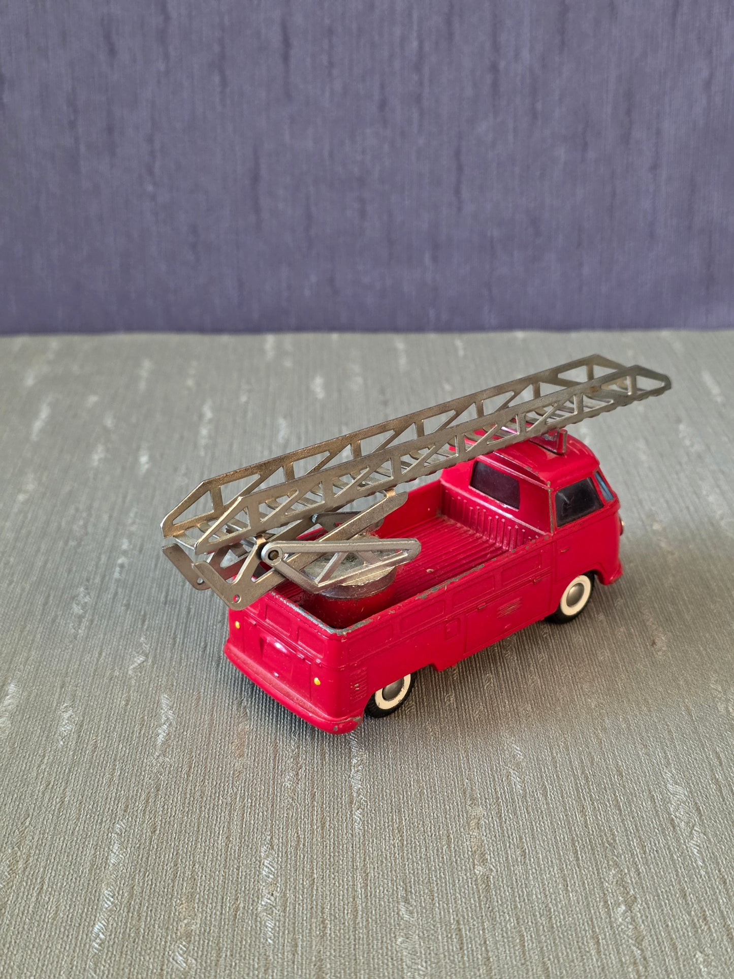 Tekno VW Type II Stigebrandbil