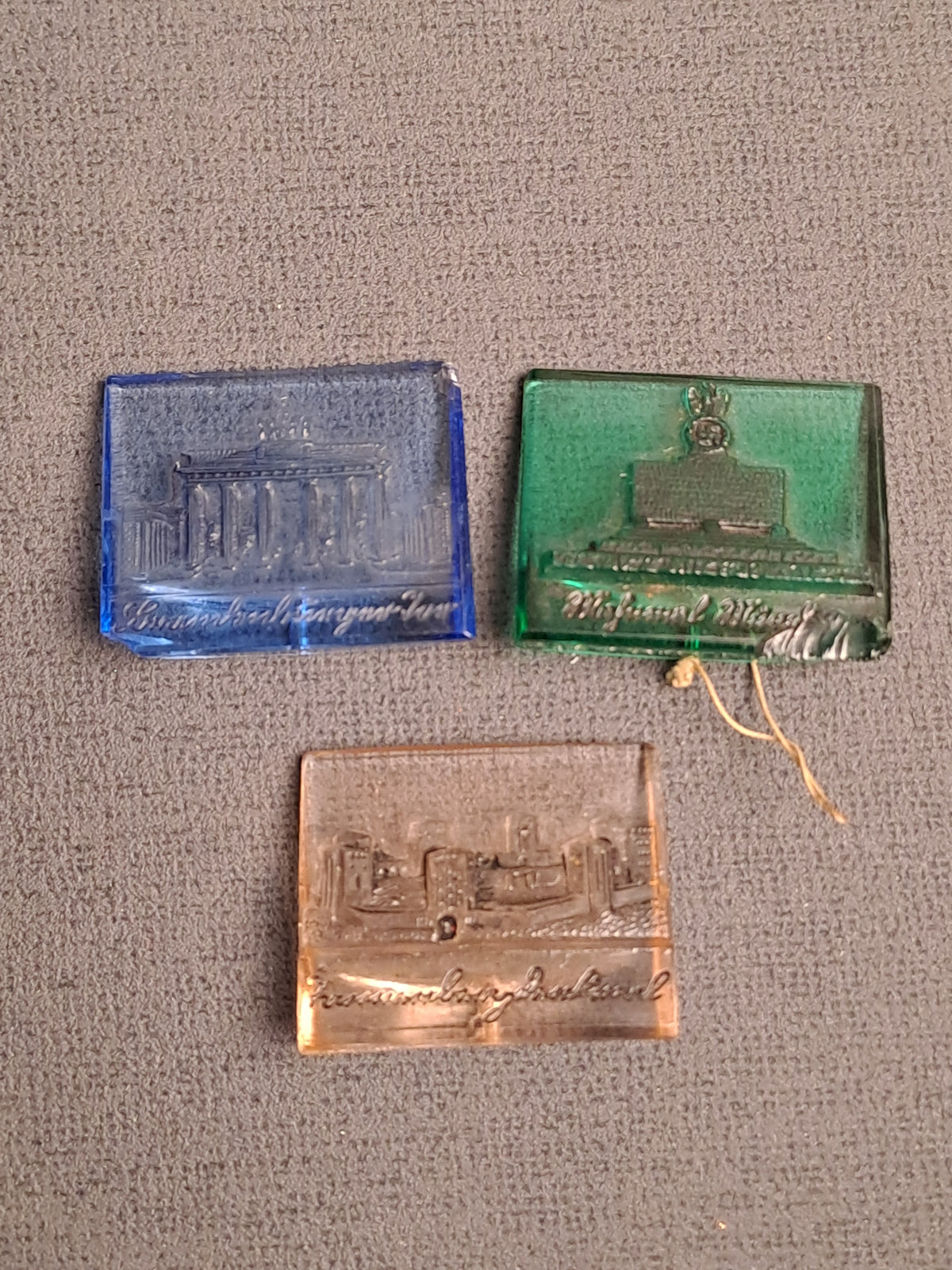 WHW Glass Ornaments x3 / WHW Glas Ornamenter x3