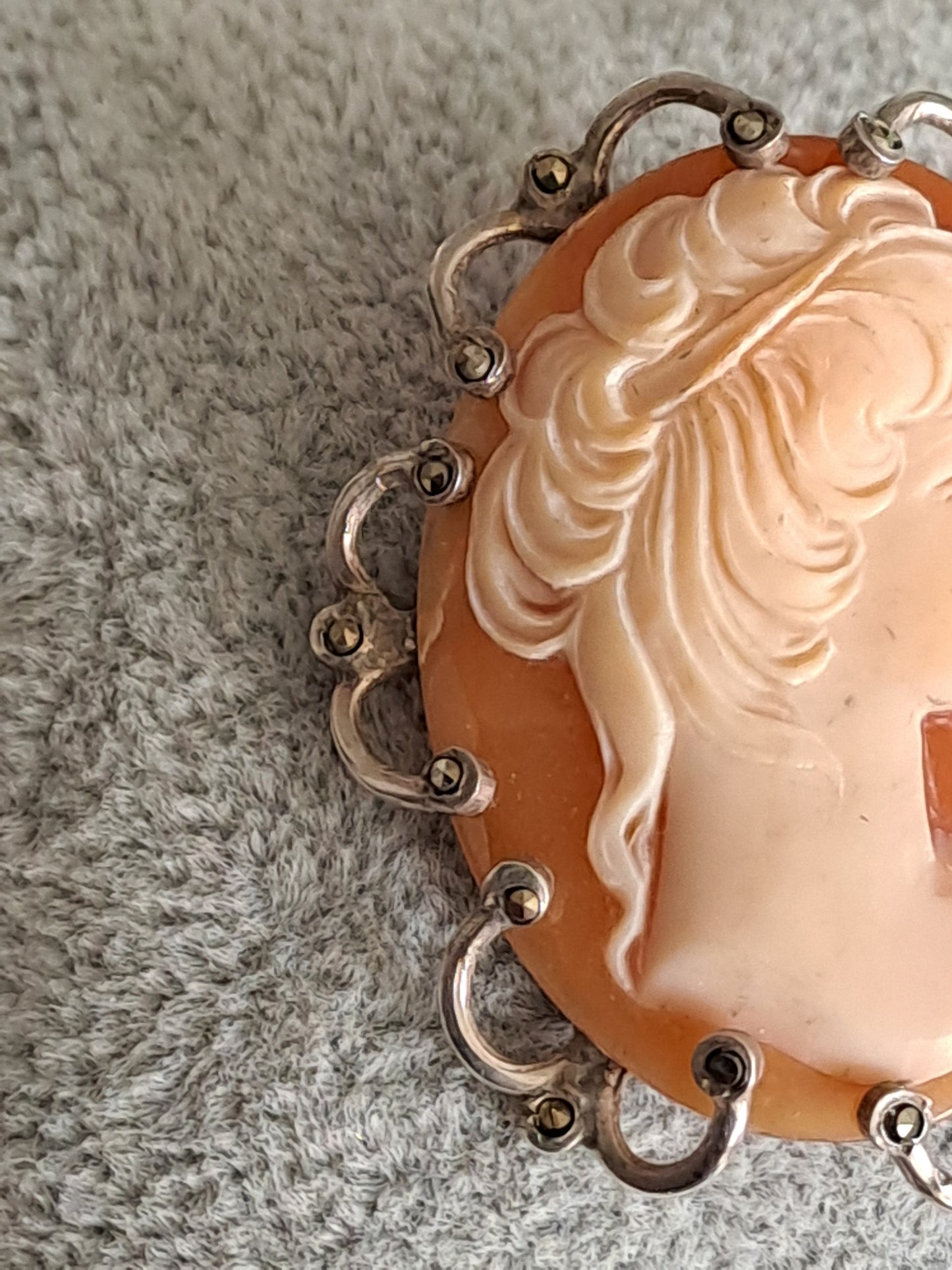Large Antique 800 Silver Shell Carved Cameo Pendant/Brooch