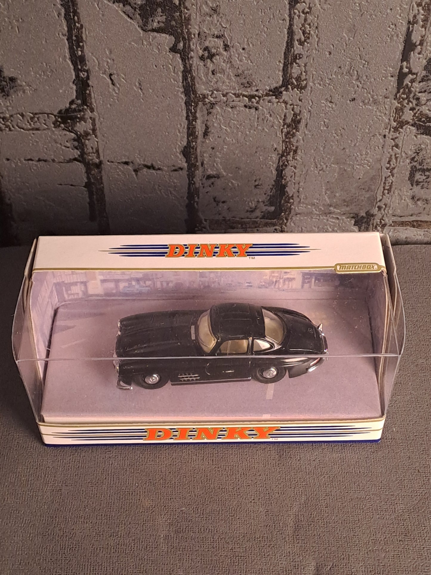 The Dinky Collection 1955 Mercedes Benz 300 sl Gullwing