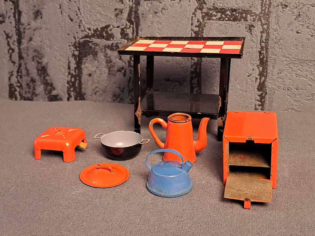 Tekno Denmark Miniature Gas Table and Kitchen Tools / Tekno Danmark Miniature Gasbord og Køkkenredskaber