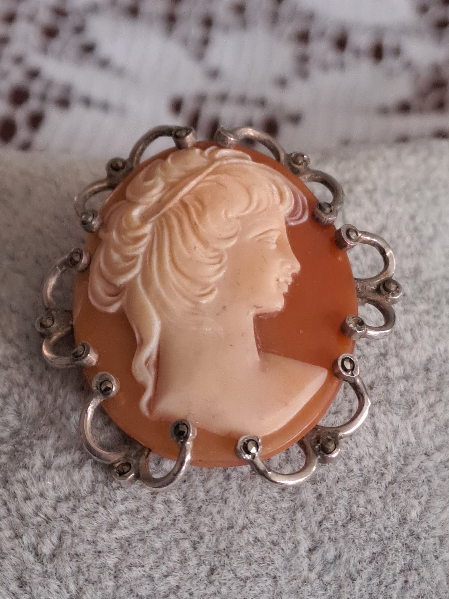 Large Antique 800 Silver Shell Carved Cameo Pendant/Brooch
