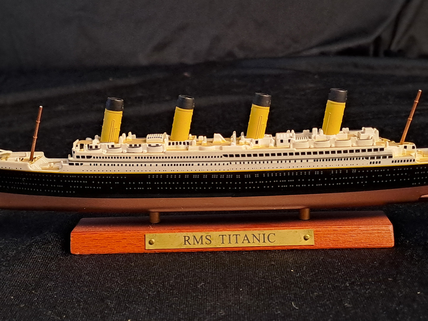 Titanic Model Ship / Titanic Modelskib