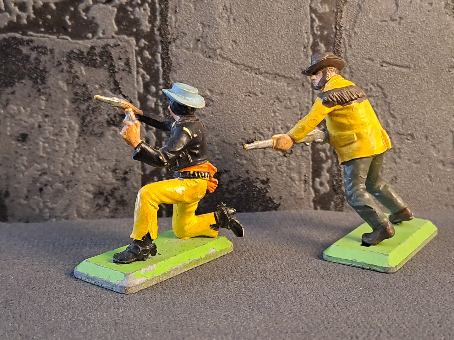 Britains Deetail Cowboys on Horses and More / Britains Deetail Cowboys på Heste og Mere