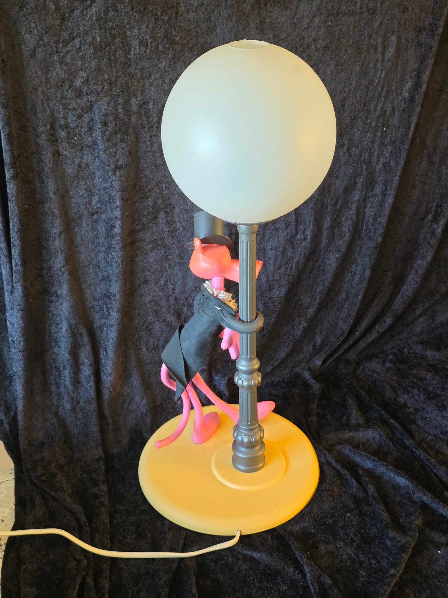 Den Lyserøde Panter Lampe / The Pink Panther Lamp.