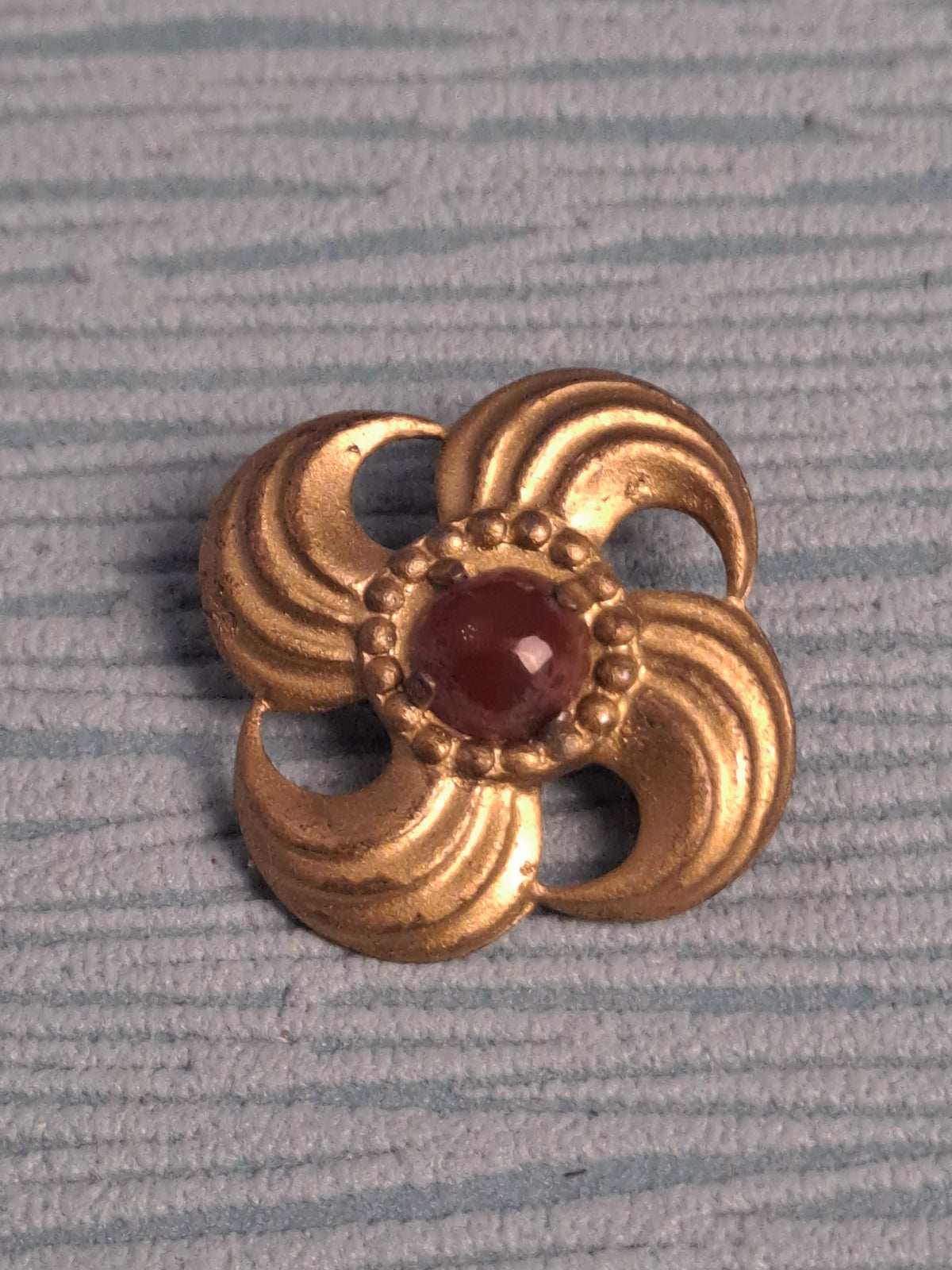 WW2 WHW Sunwheel Flower Rare / WW2 WHW Swastika Flower Rare