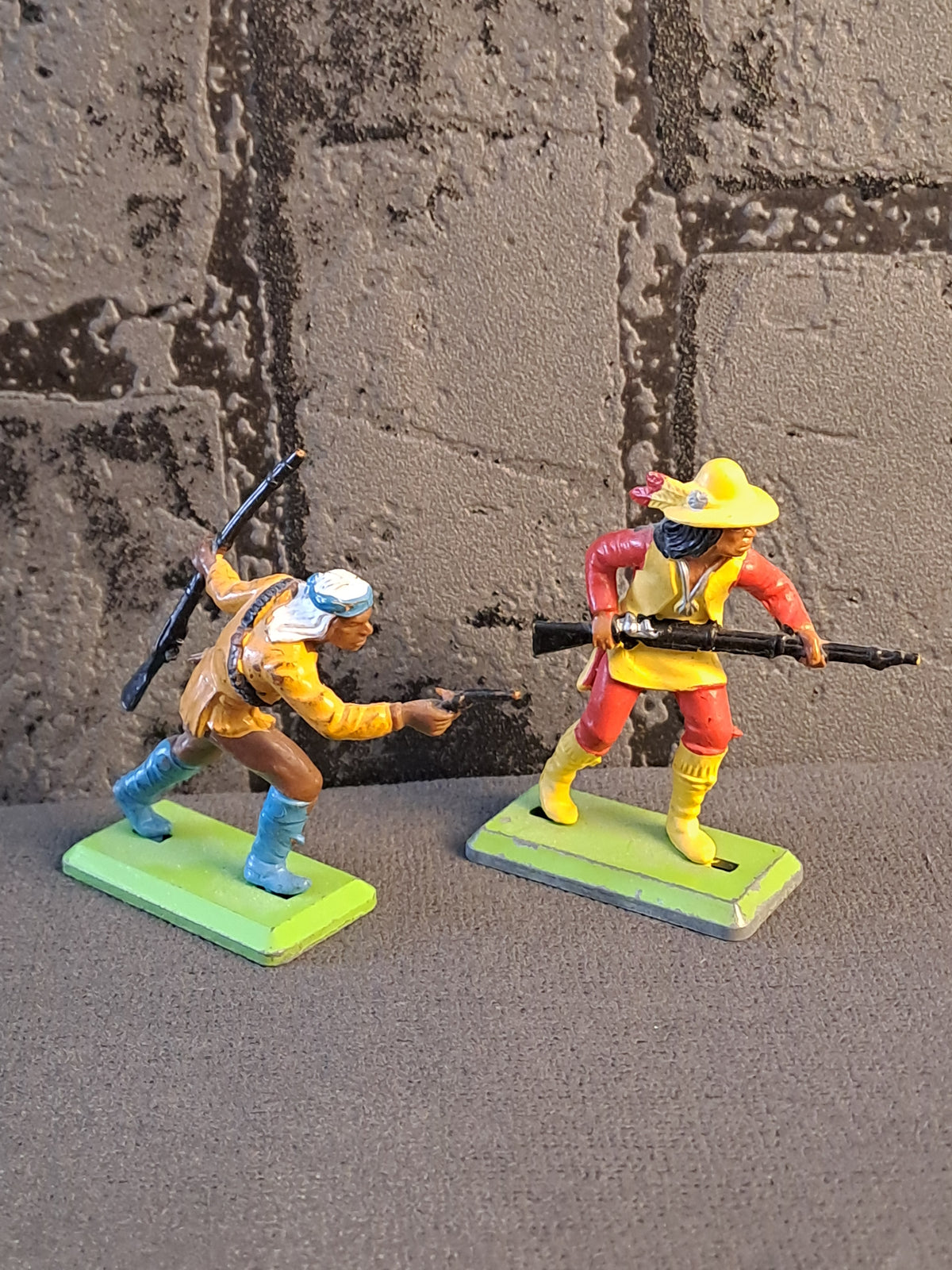 Britains Deetail Apaches and Mexicans