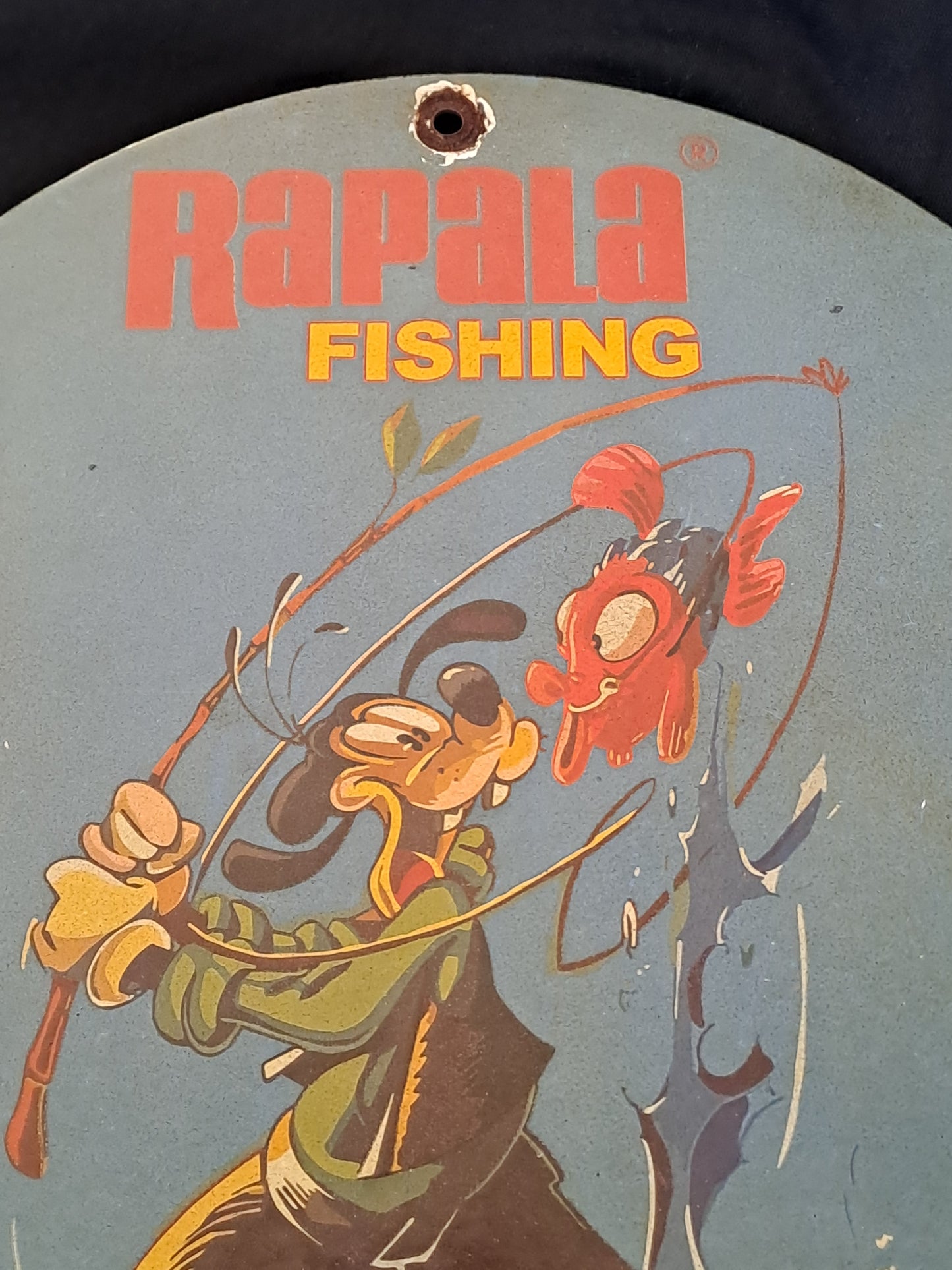 Rapala Fishing Enamel Sign with Goofy Disney / Rapala Fishing Emaljeskilt med Fedtmule Disney