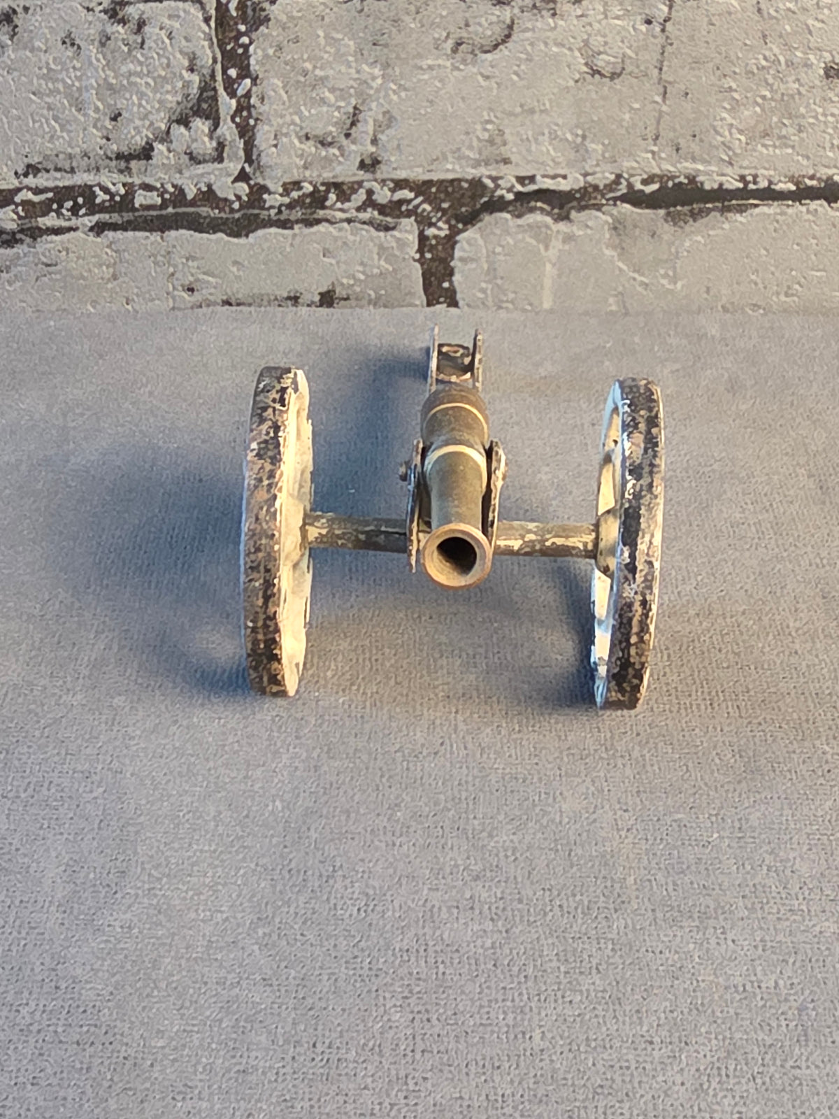 Antique Cannon 16 cm.