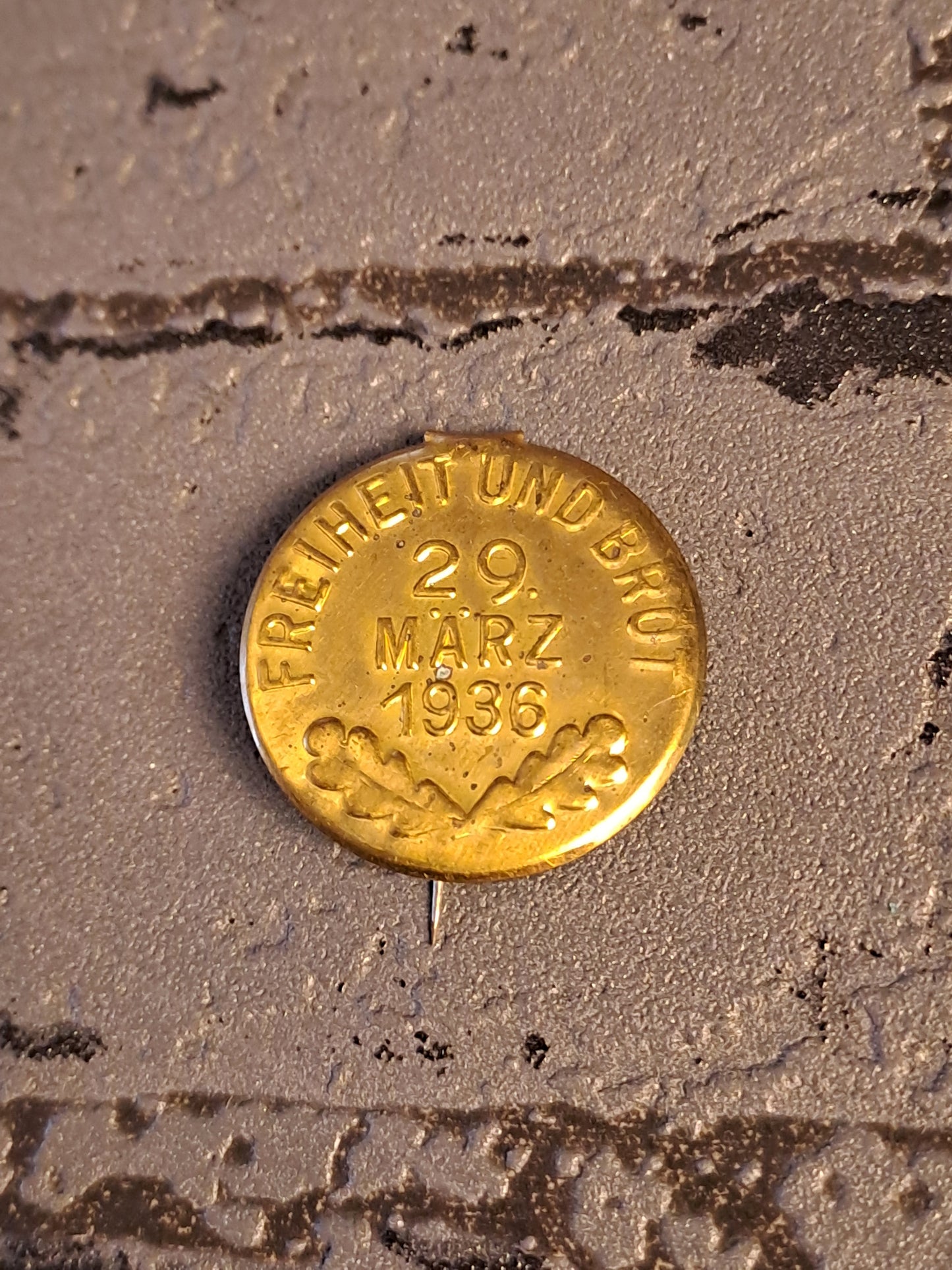 WW2 NSDAP Election Pin Freiheit und Brot 1936
