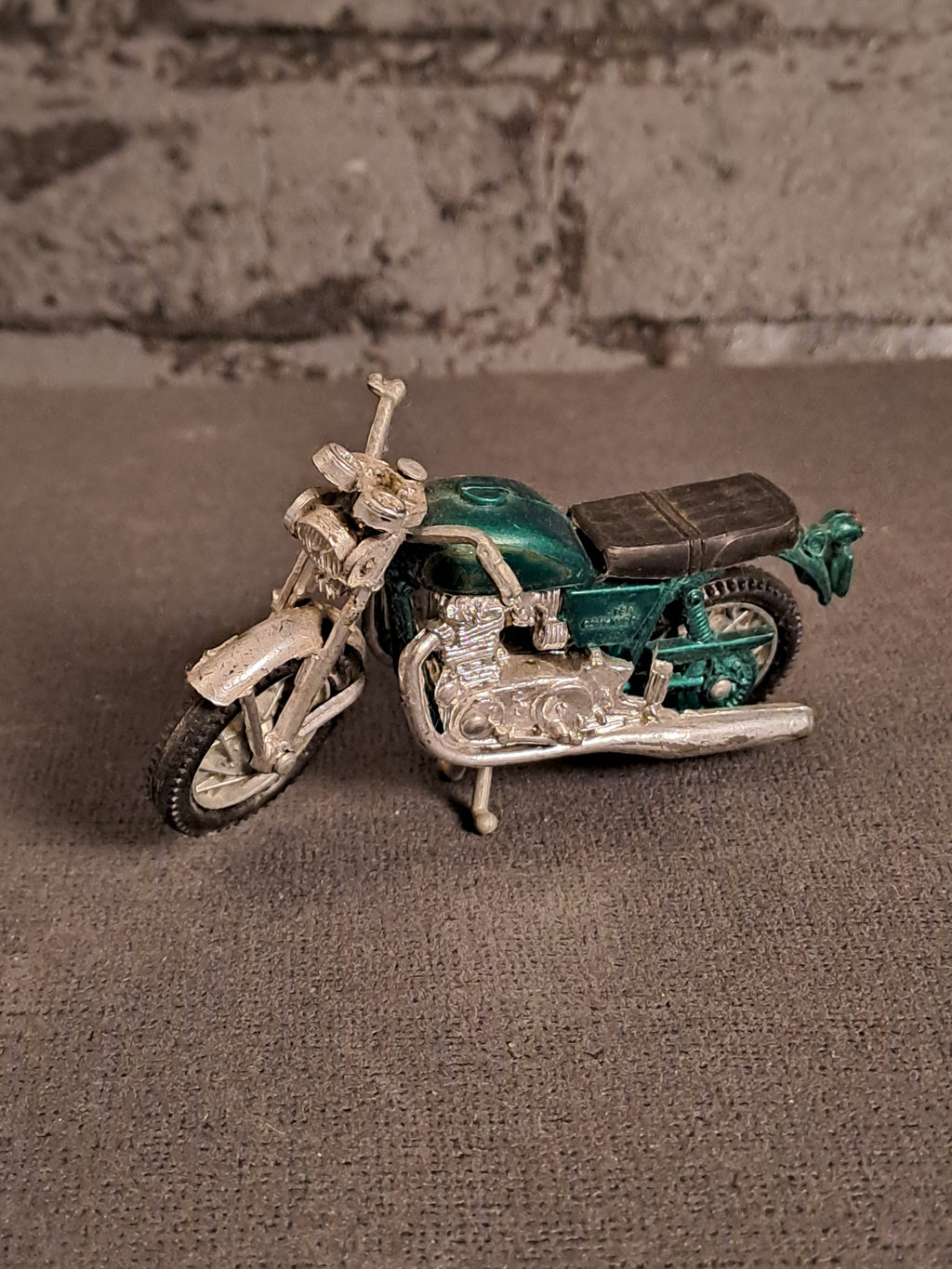 Die-cast motorcycle Norton 1981