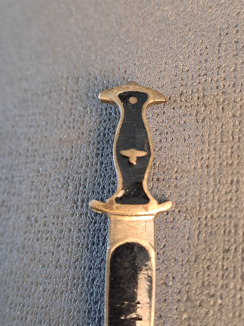 WW2 SS Dagger Brooch / WW2 SS Dagger Brooch