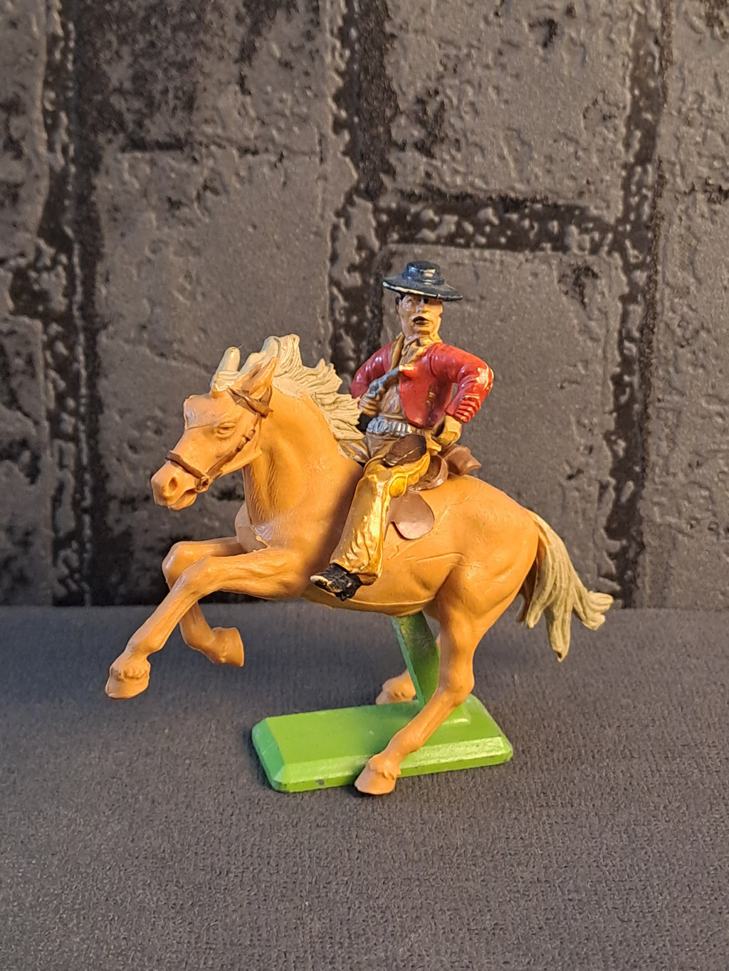 Britains Deetail Cowboys on Horses and More / Britains Deetail Cowboys på Heste og Mere