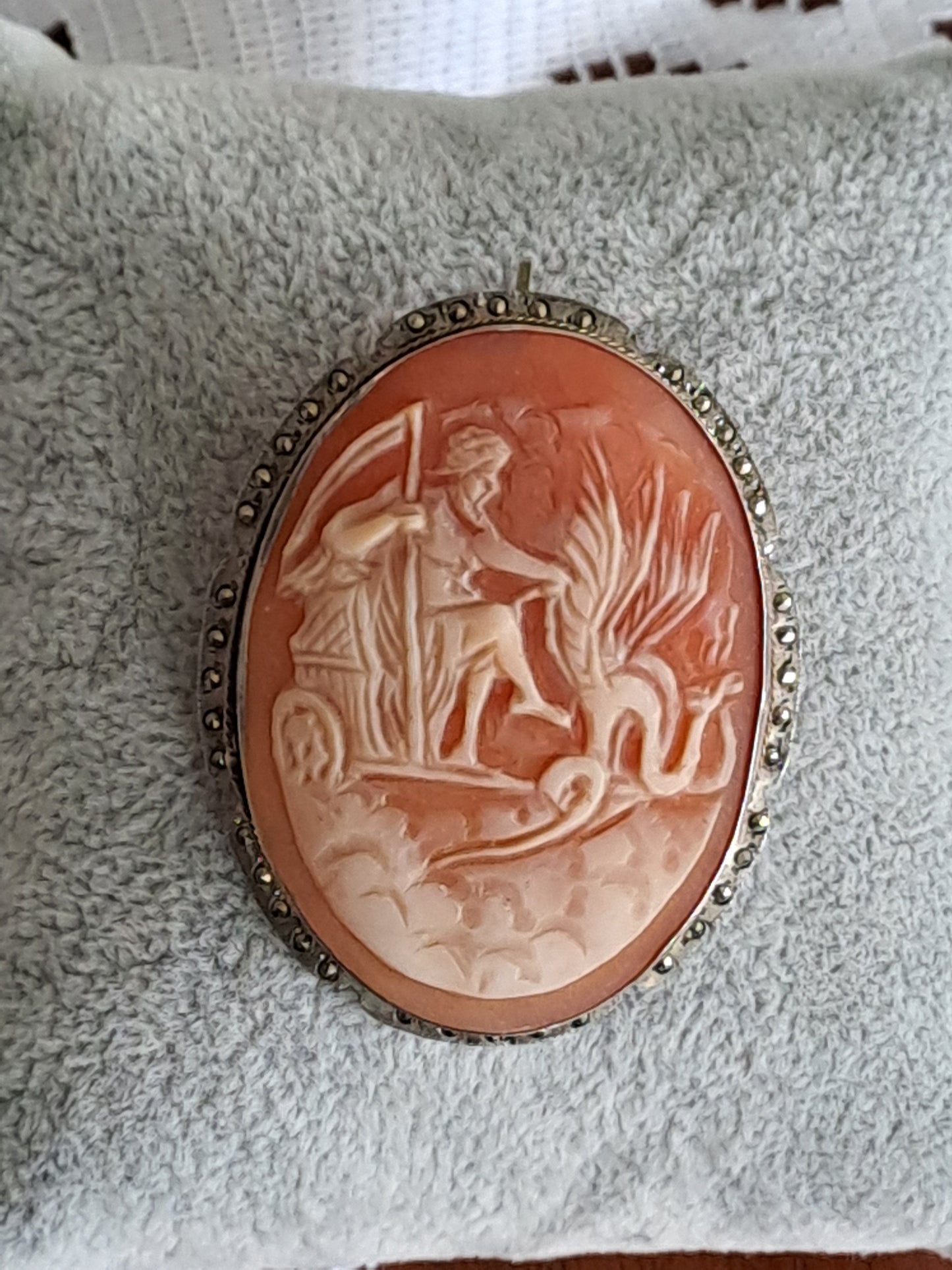 Large Antique 800 Silver Shell Carved Cameo Pendant/Brooch