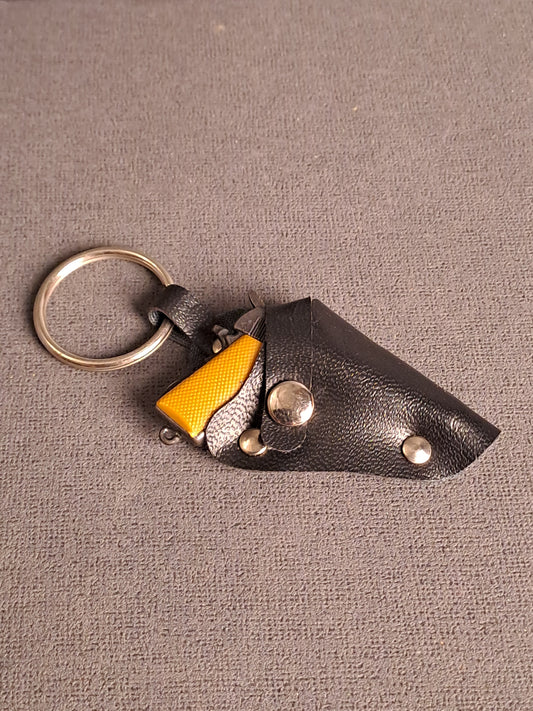 Vintage Key Ring Revolver in Holster 1970's / Vintage Nøglerings Revolver i Hylster 1970'erne